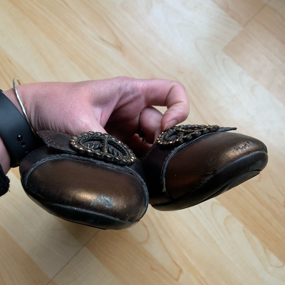 Couture Donald J. Pliner 9N Peace Sign Jeweled Flats - Picture 5 of 8